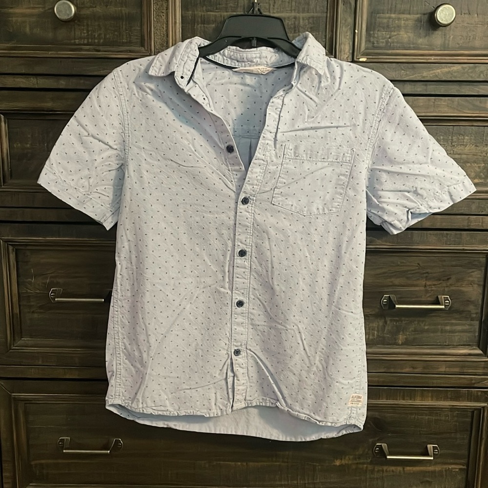 H & M short sleeve button down shirt